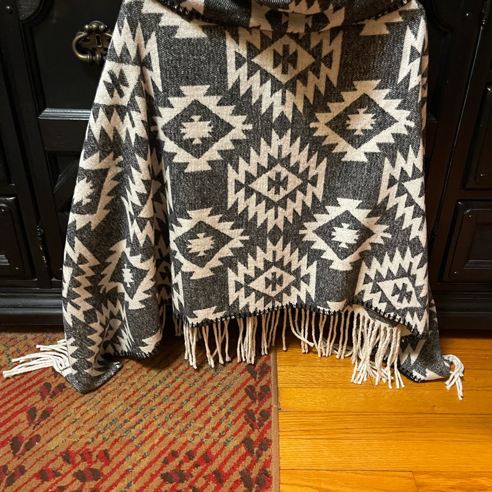Aztec Patterned Poncho with Fringe - Picture 2 of 4